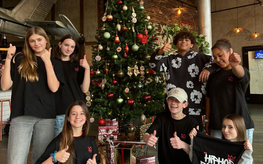 Een kerstboom vol dromen bij Bij Charlie’s! ✨🎄